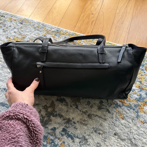 NEW Classic Soft Leather Handbag - Picture 3 of 11